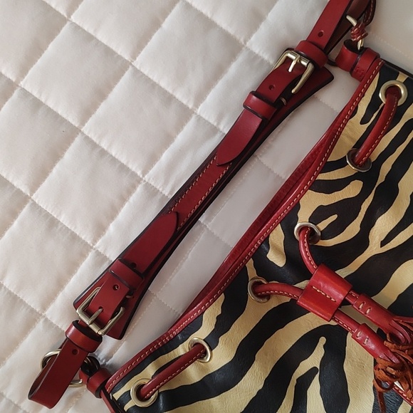 Dooney & Bourke - Picture 7 of 7